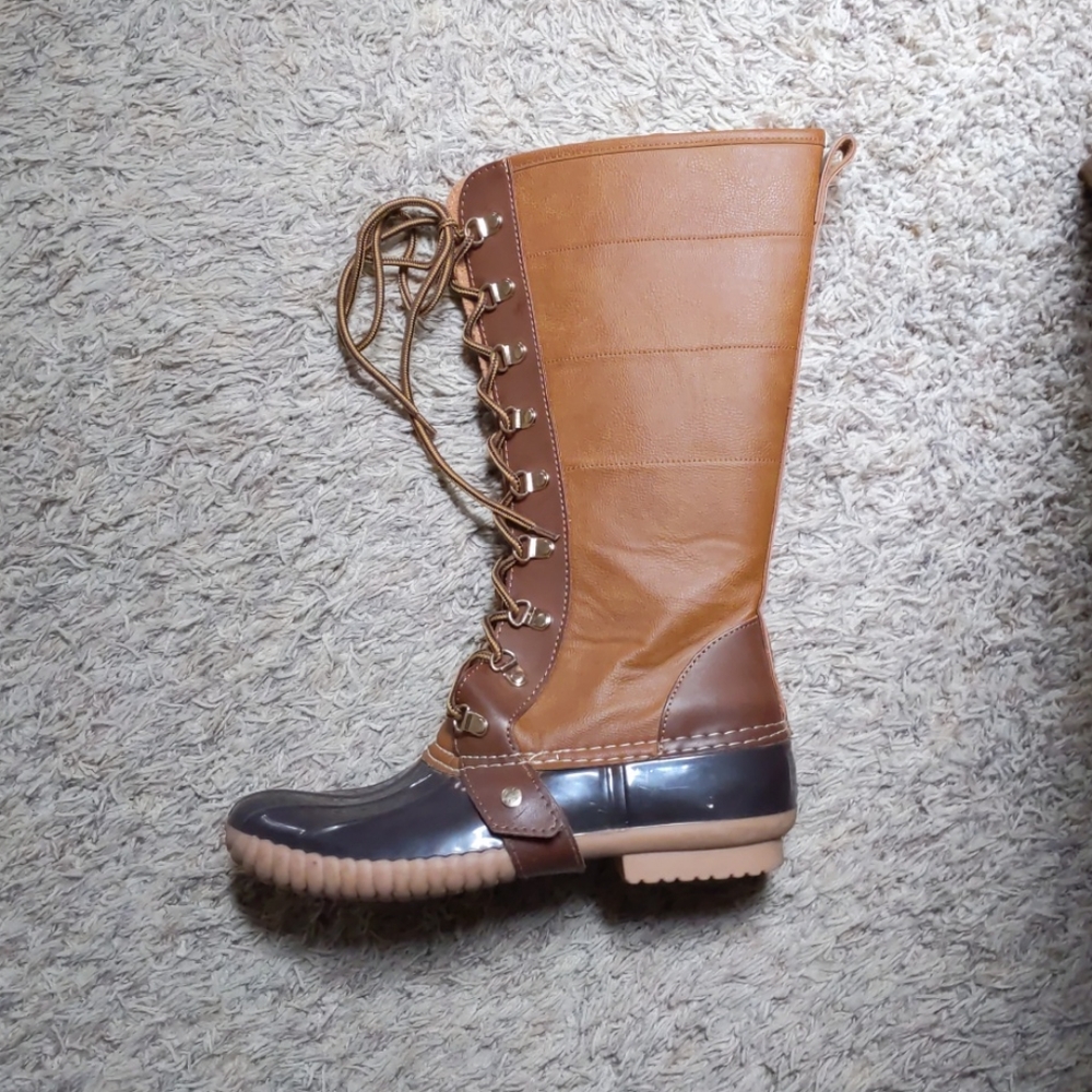Boots - Picture 2 of 3